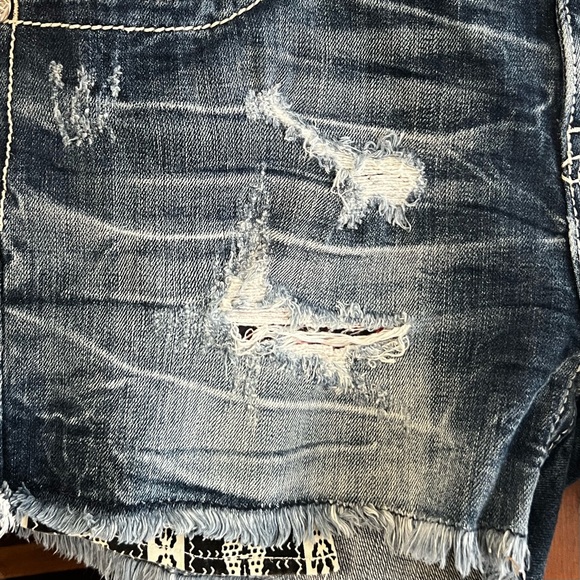 Miss Me: Distressed Easy Shorts - Picture 8 of 12